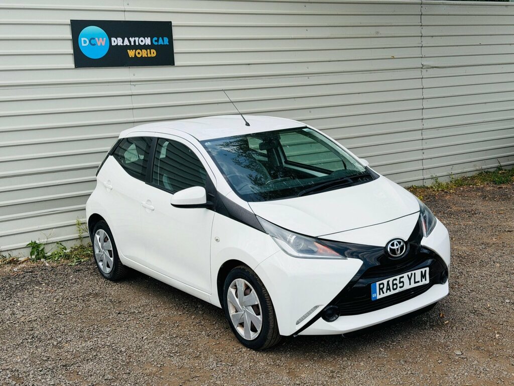 Toyota Aygo 1.0 Vvt-i X-play Euro 5 Euro 5 White #4
