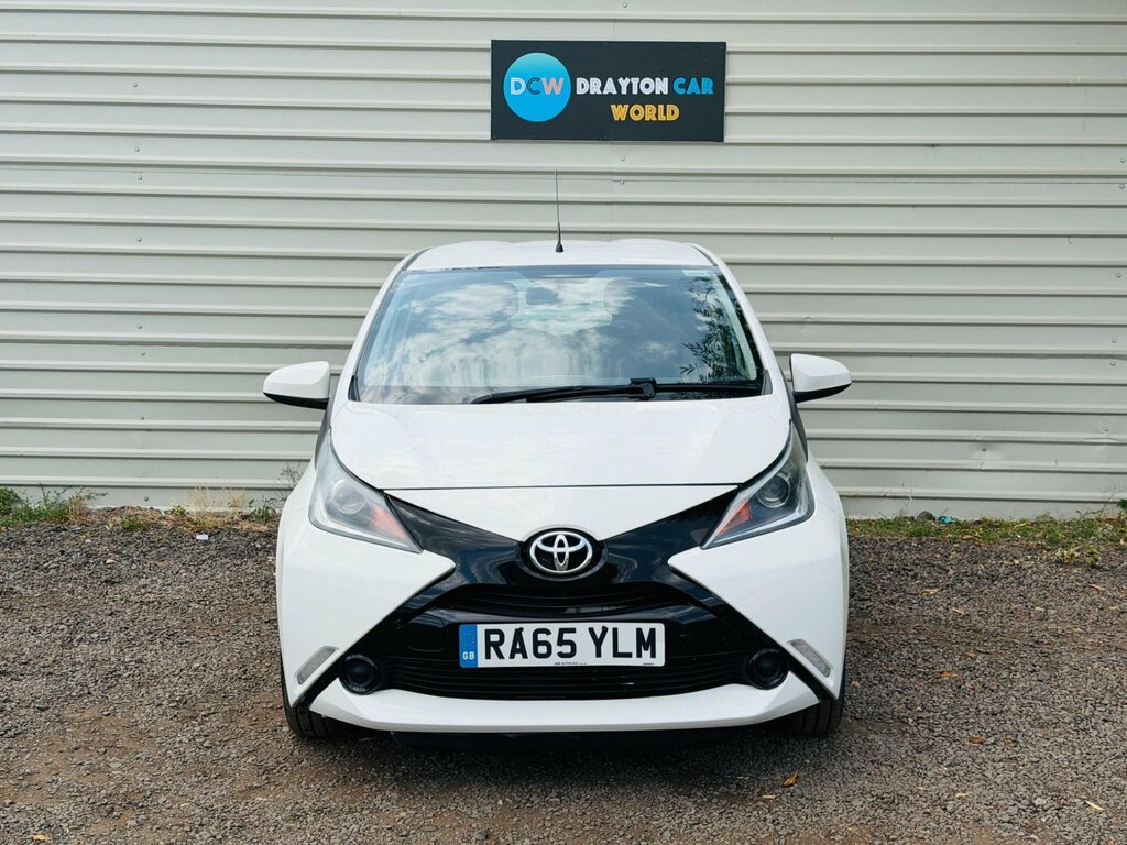 Toyota Aygo 1.0 Vvt-i X-play Euro 5 Euro 5 White #2
