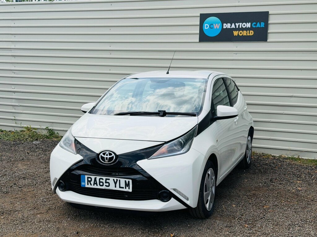 Toyota Aygo 1.0 Vvt-i X-play Euro 5 Euro 5 White #6