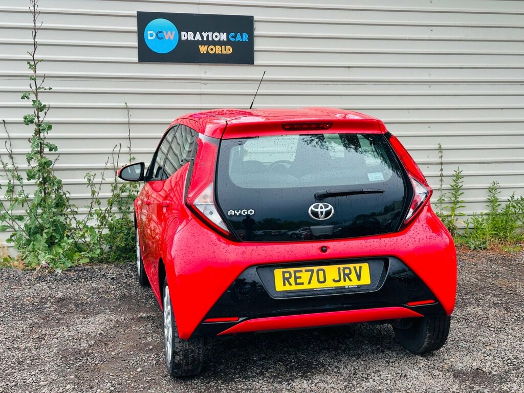 Toyota Aygo 1.0 Vvt-i X-play White #10