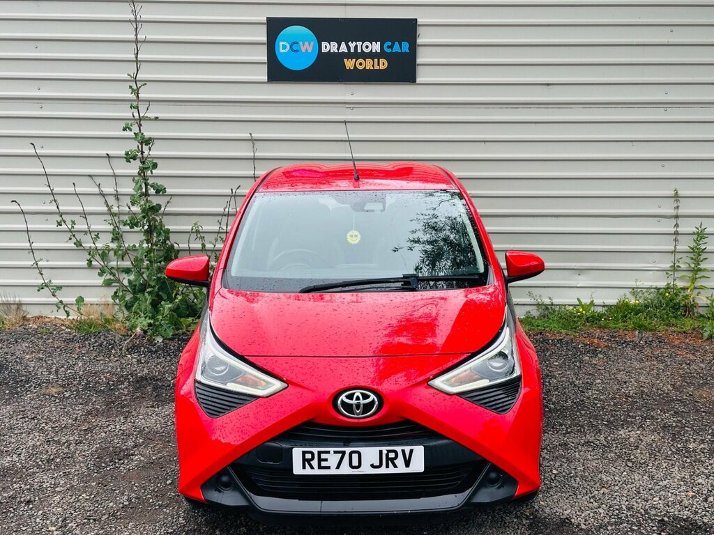 Toyota Aygo 1.0 Vvt-i X-play Euro 6 Safety Sense Red #5