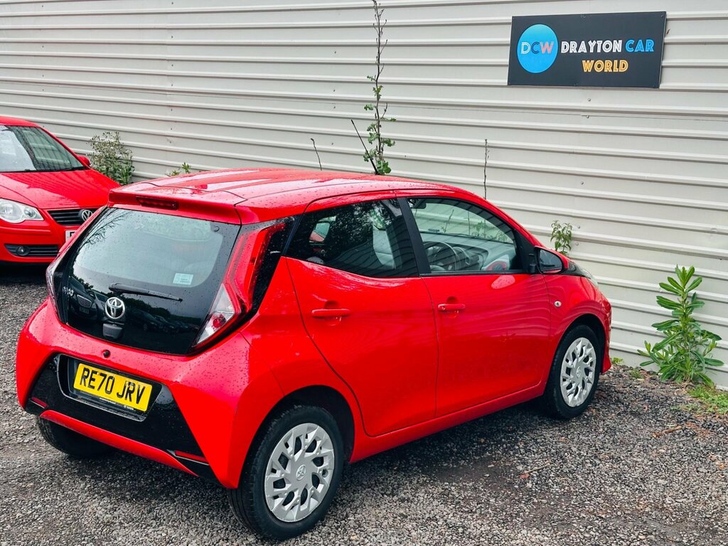 Toyota Aygo 1.0 Vvt-i X-play White #16