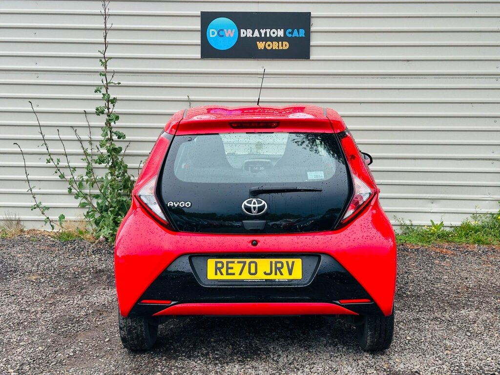 Toyota Aygo 1.0 Vvt-i X-play White #9