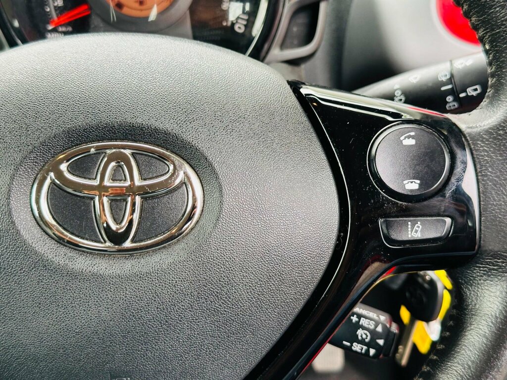 Toyota Aygo 1.0 Vvt-i X-play White #45