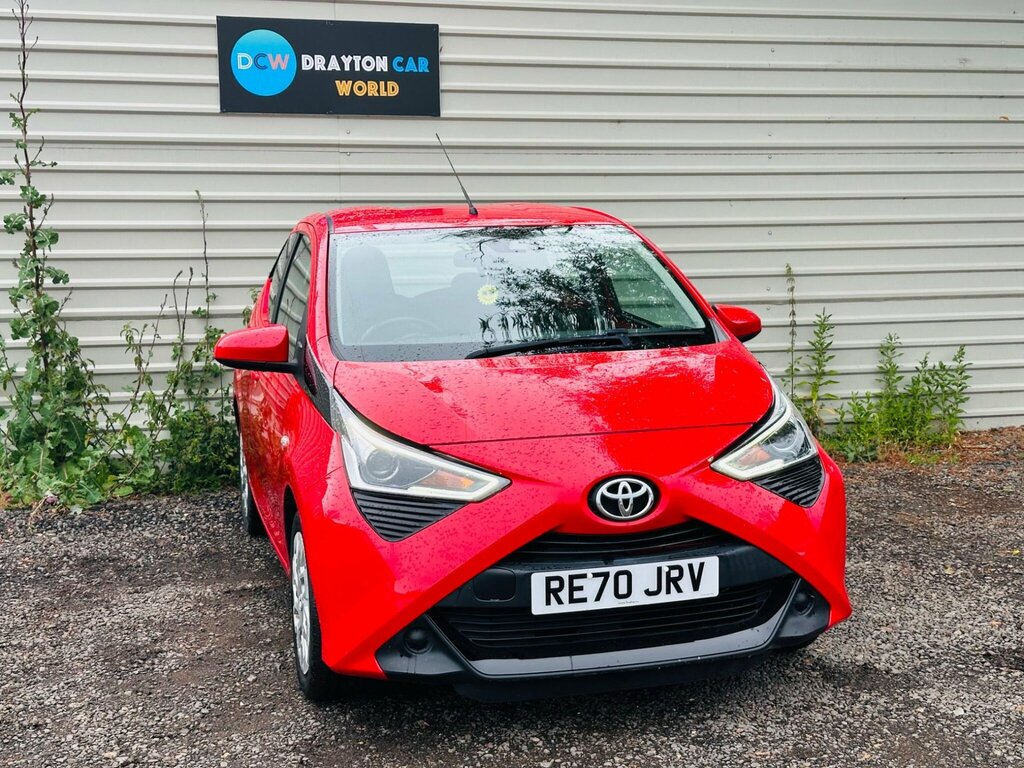 Toyota Aygo 1.0 Vvt-i X-play Euro 6 Safety Sense Red