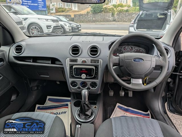 Ford Fusion 1.4 Zetec Family Car. Low M Silver #15