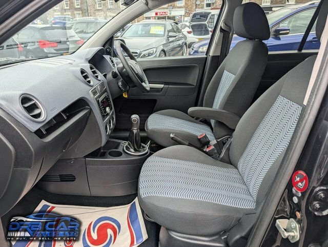 Ford Fusion 1.4 Zetec Family Car. Low M Silver #19