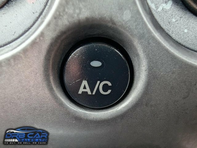 Ford Fusion 1.4 Zetec Family Car. Low M Silver #24