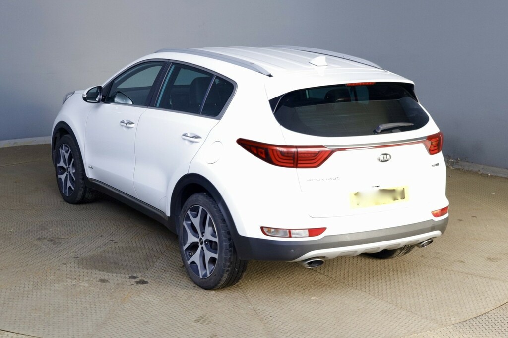 Kia Sportage 2.0 Crdi Gt-line White #4