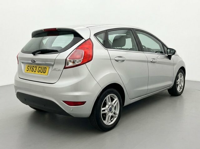 Ford Fiesta Fiesta St-2 T White #4