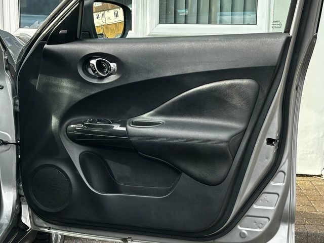 Nissan Juke Tekna Dci 5-Door Black #50