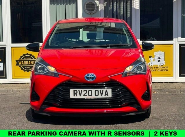 Toyota Yaris 1.5 Vvt-h Active Hatchback Hybrid E-cvt Red #2