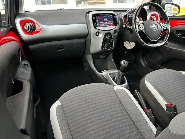 Toyota Aygo 1.0 Vvt-i X-play Hatchback Euro Red #6