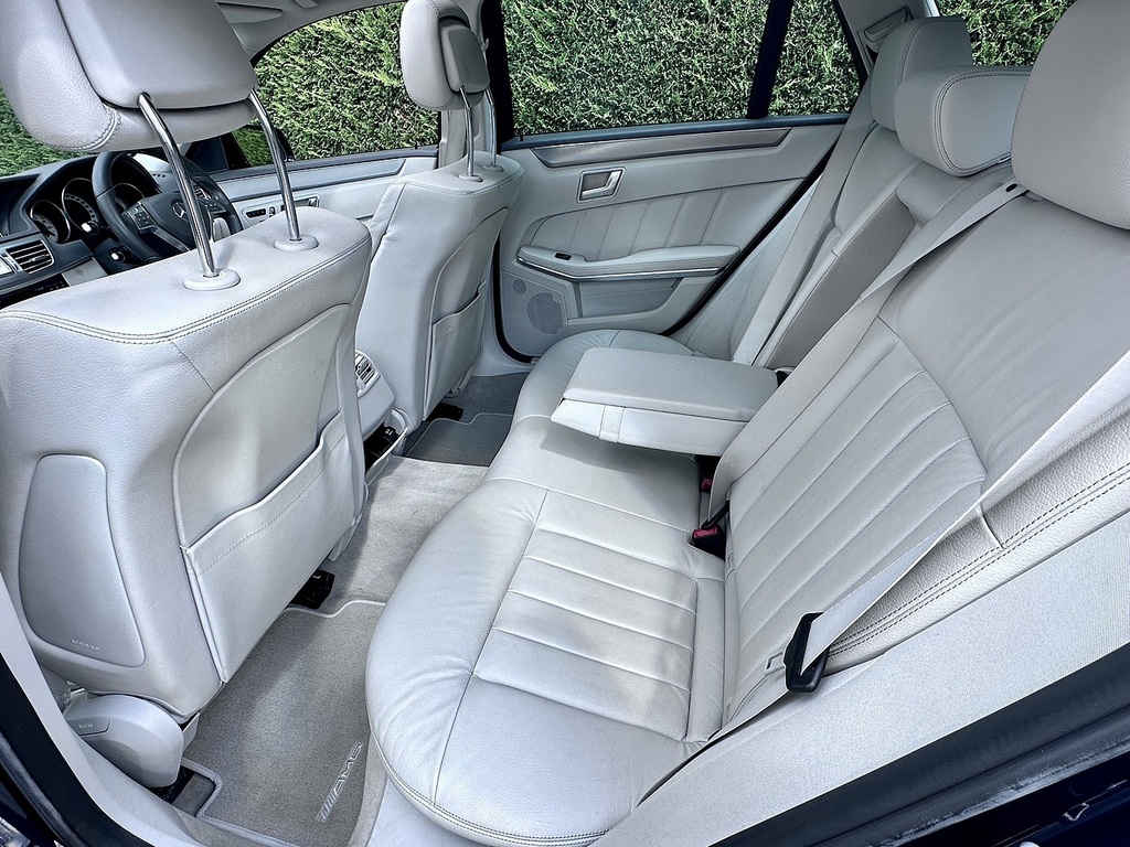 Mercedes-Benz E Class 2.1 E220 Cdi Amg Sport Saloon G-tronic Black #27