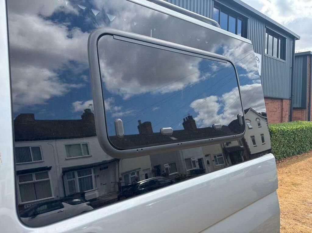 Volkswagen Transporter T32 Highline 2.0 Tdi 204Ps Dsg Black #23