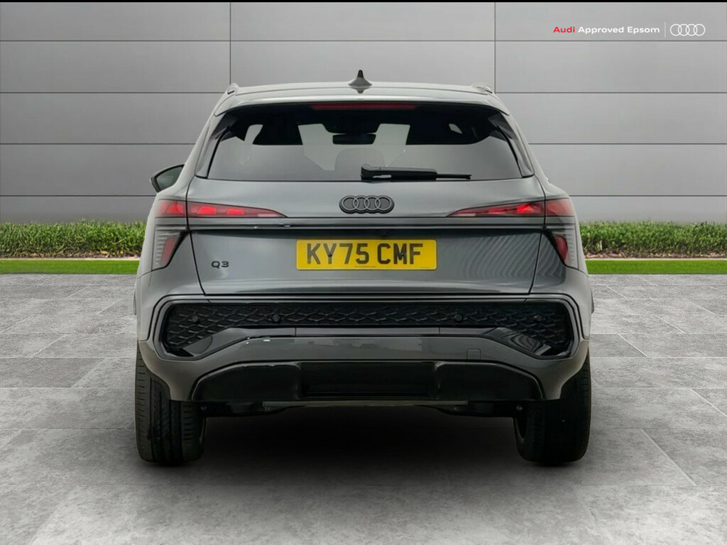 Audi Q3 35 Tfsi Black Edition S Tronic 20 Alloy White #8