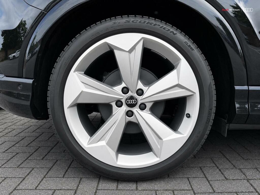 Audi Q4 E Tron Q4 Black Edition 45 E-tron Quattro 210,00 Kw RE26UWU Black #5