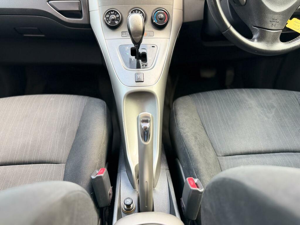 Toyota Auris 1.6 Vvt-i T Spirit Black #16