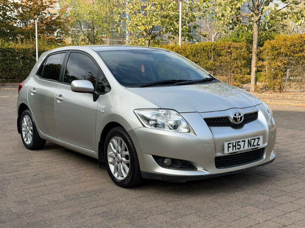 Toyota Auris Tr Silver #2