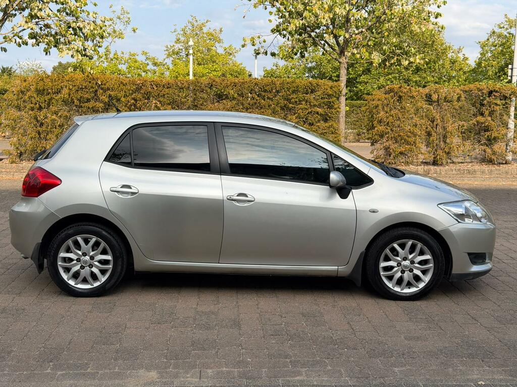 Toyota Auris Tr Silver #6