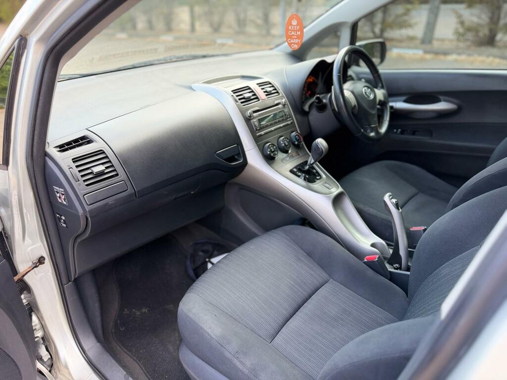 Toyota Auris 1.6 Vvt-i T Spirit Black #11