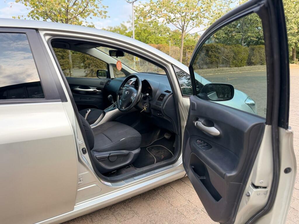 Toyota Auris 1.6 Vvt-i T Spirit Black #8