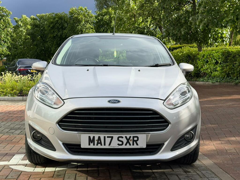 Ford Fiesta Zetec Silver #5