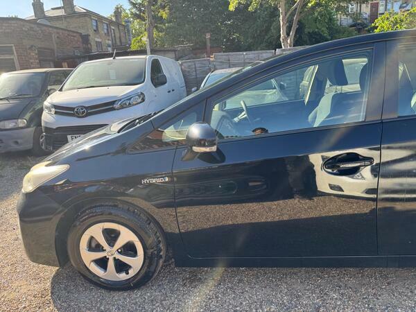 Toyota Prius 1.8 Vvt-h T3 Cvt Euro 5 Ss LL14RDY Black #4