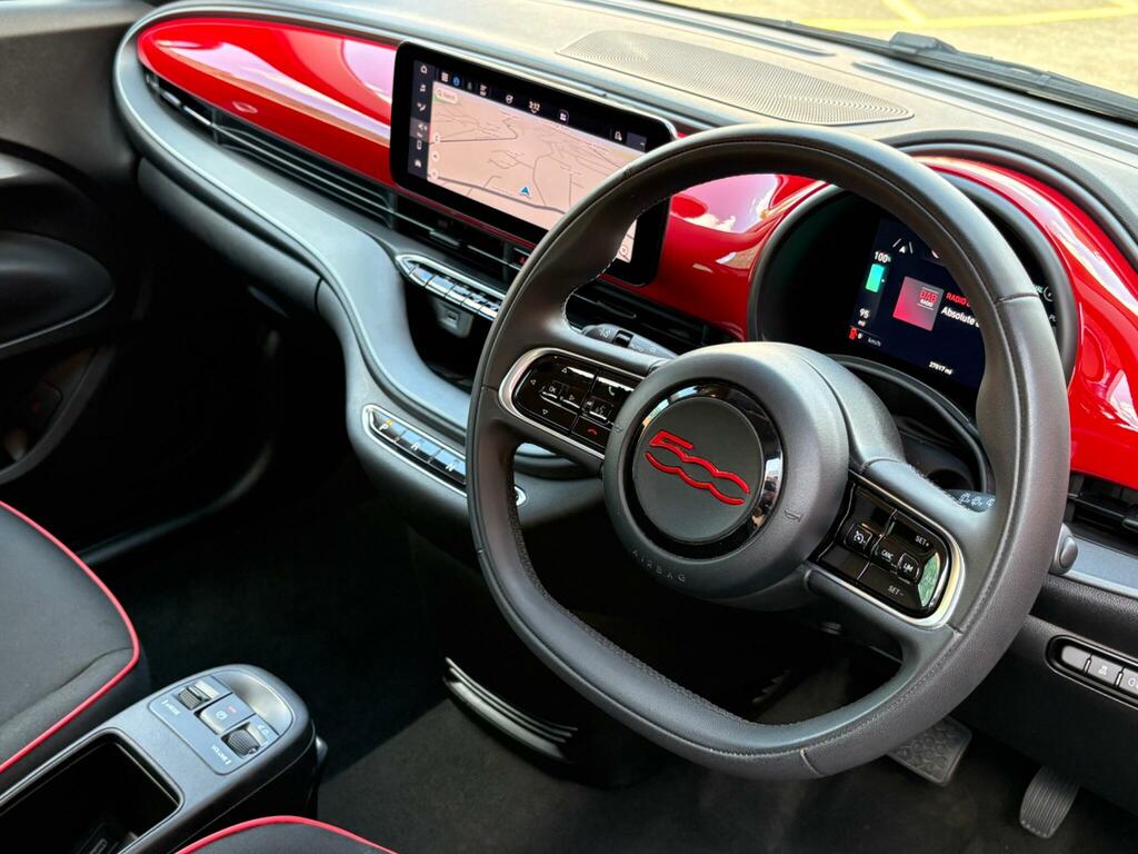 Fiat 500E Red White #3