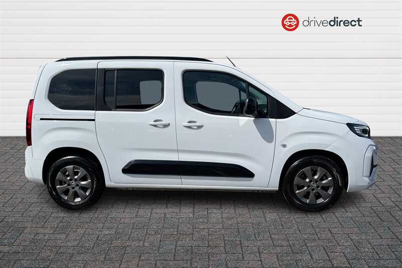 Vauxhall Combo-e Life 52Kwh Ultimate Mpv 11Kw Charger White #2