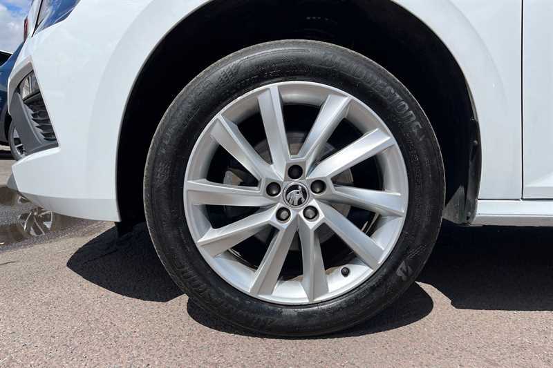 Skoda Kamiq 1.0 Tsi Se Silver #9