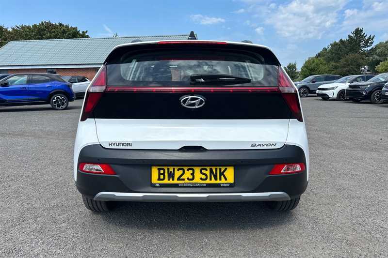 Hyundai Bayon 1.0 T-gdi Mhev Se Connect Suv Hybrid Dc White #3