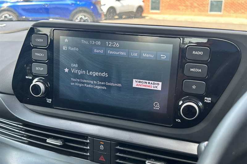 Hyundai Bayon 1.0 T-gdi Mhev Se Connect Suv Hybrid Dc White #6