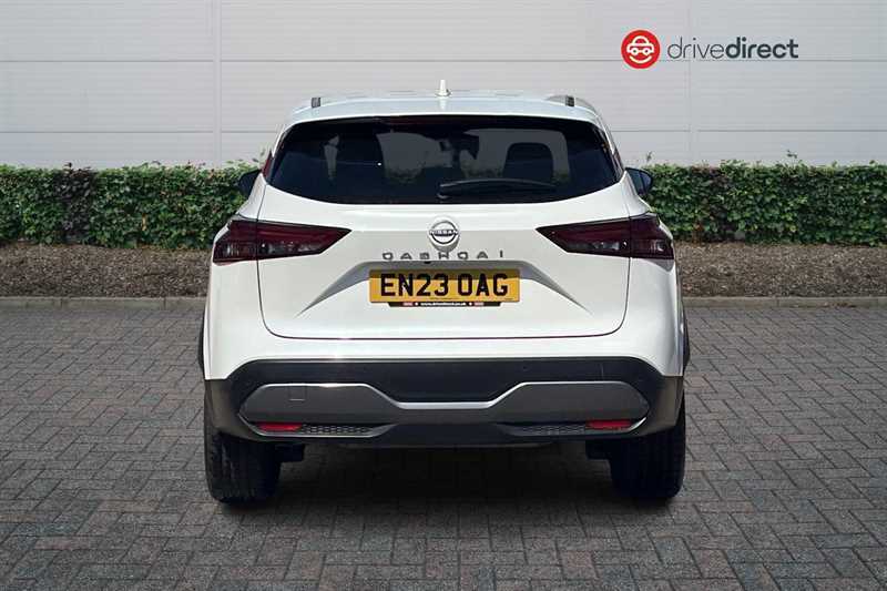Nissan Qashqai 1.3 Dig-t Mhev N-connecta Suv Hybrid Xt White #4