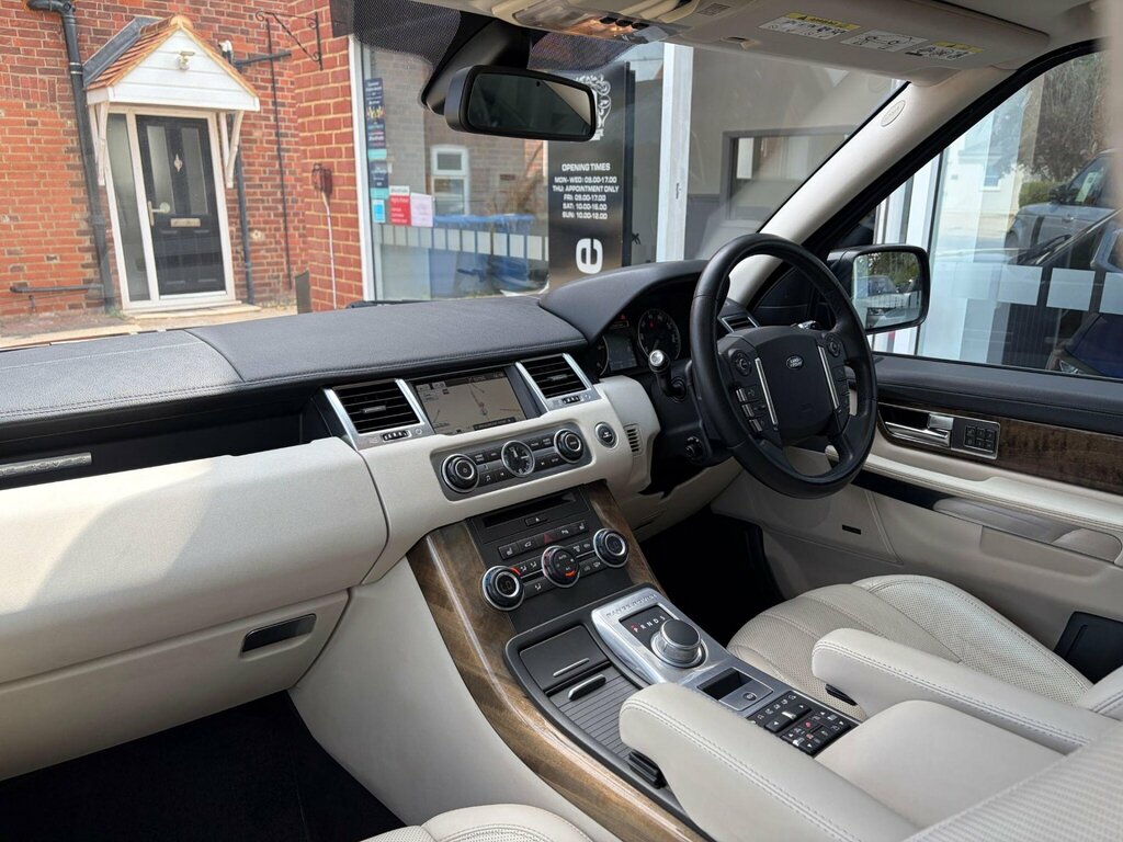 Land Rover Range Rover Sport Range Rover Sport Sdv6 Black #8