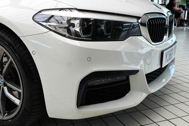 BMW 5 Series 520D M Sport Saloon YD68VDM White #5