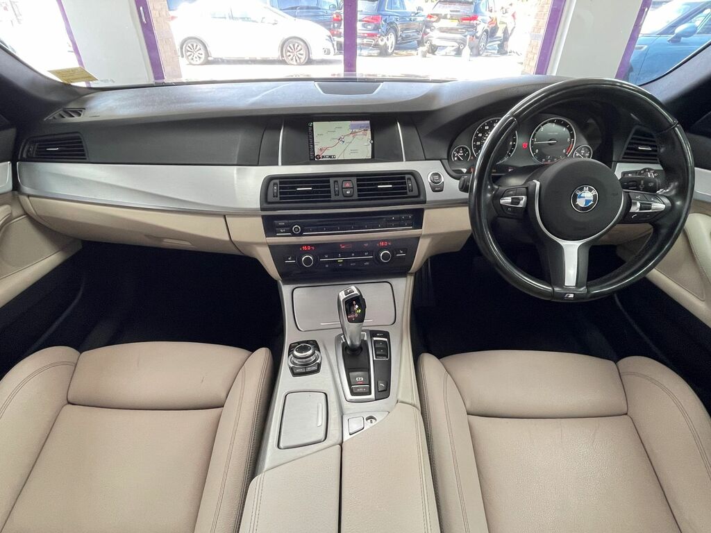 BMW 5 Series Diesel YJ16VKX Grey #2