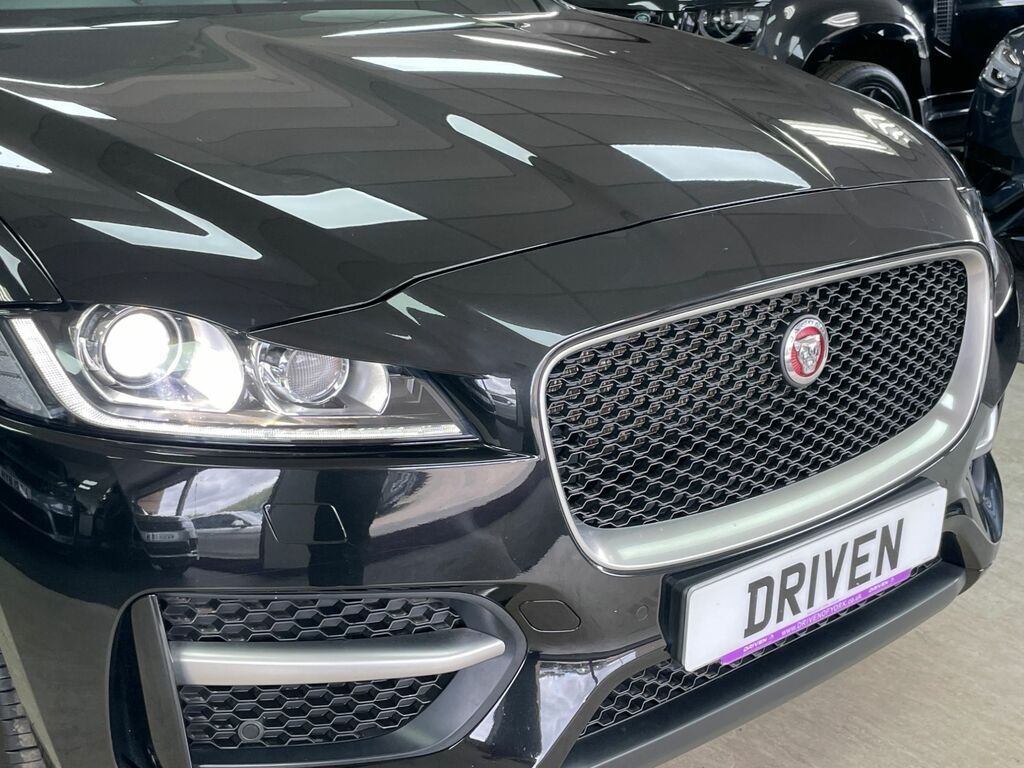 Jaguar F-Pace Diesel Black #3
