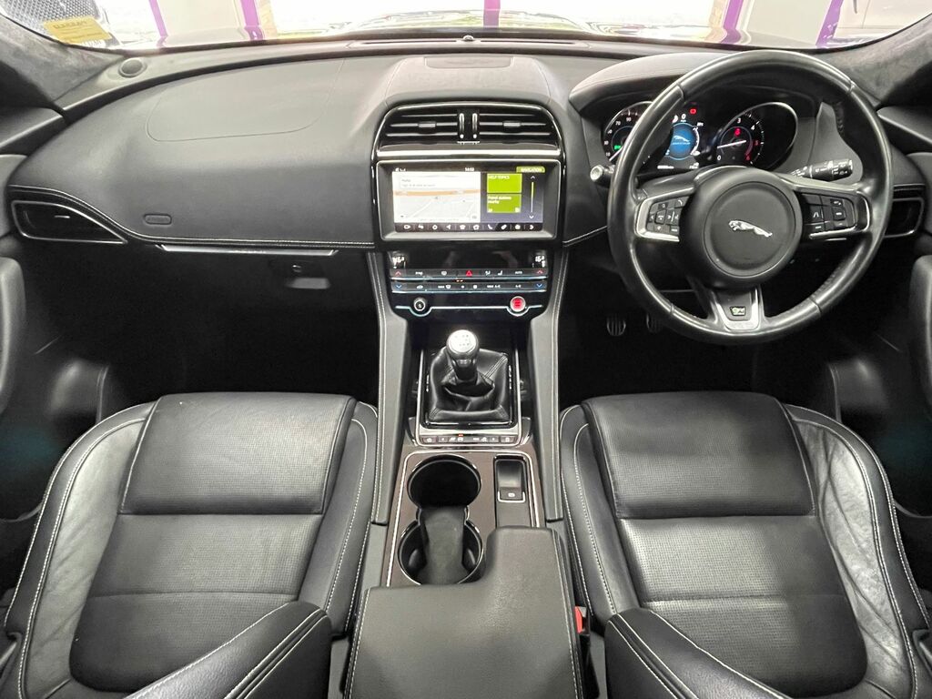 Jaguar F-Pace Diesel Black #2