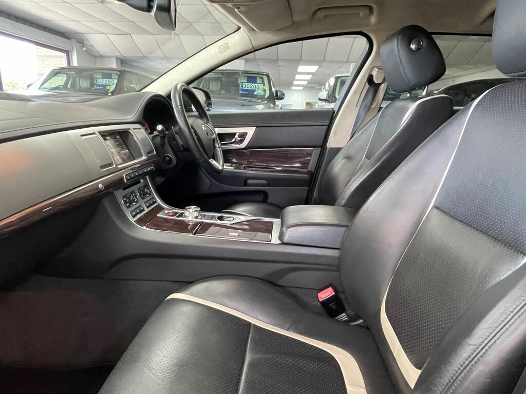 Jaguar XF 2014 2.2D Luxury Sportbrake Euro 5 Blue #30