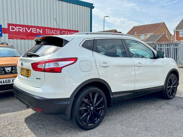 Nissan Qashqai 1.5 Dci Tekna Suv 2Wd Euro 5 S DP15XZE White #4