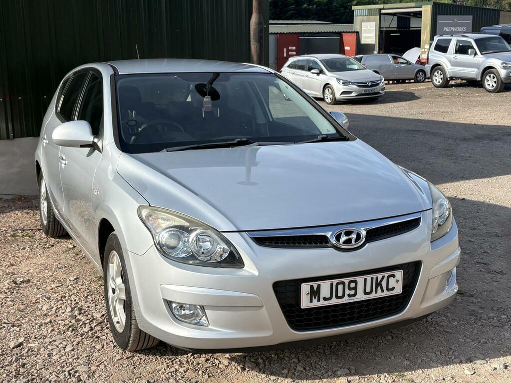 Hyundai I30 Hatchback 1.4 Comfort Euro 4 200909 Silver #2