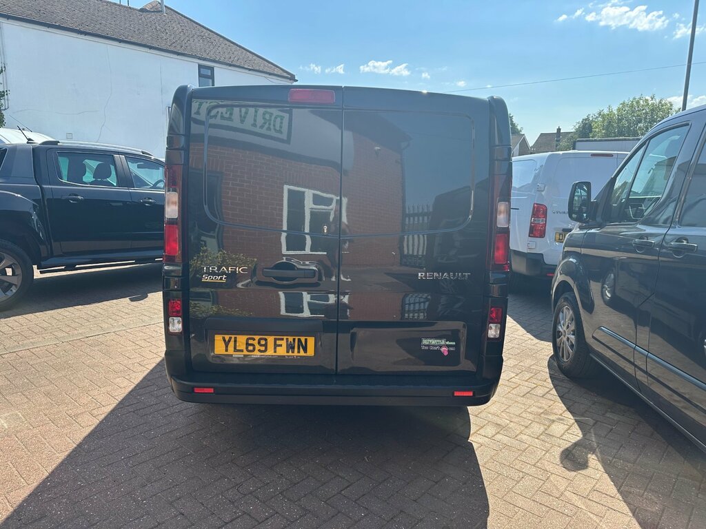 Renault Trafic 2.0 Dci Energy 28 Sport Nav Panel Van M Black #6
