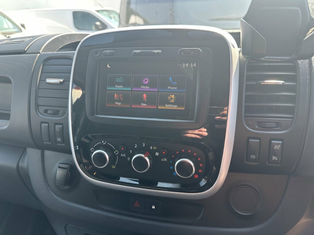 Renault Trafic 1.6L Sl27 Sport Nav Dci Euro 6 120 White #19