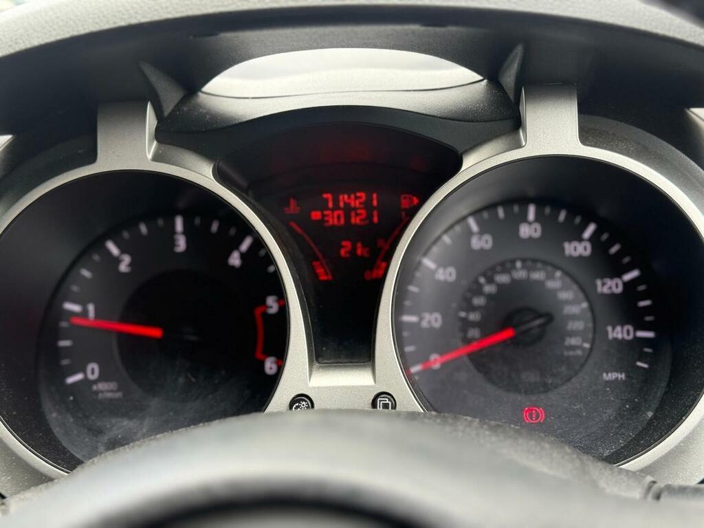Nissan Juke Acenta Premium Dci 5-Door Red #20
