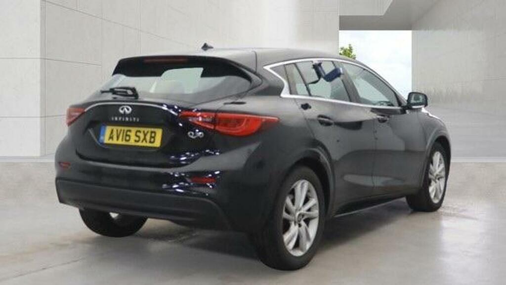 Infiniti Q30 Sport Hatchback Grey #8