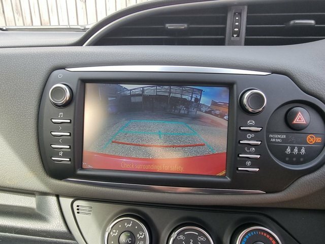 Toyota Yaris 1.5 Vvt-i Icon Tech Hatchback Eu Red #5