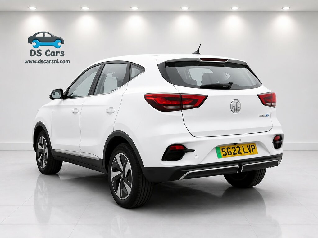 MG ZS Se Ev White #4