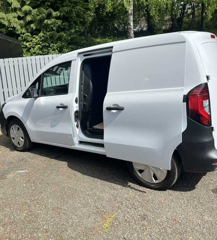 Nissan TOWNSTAR Acenta WF73OHE White #3