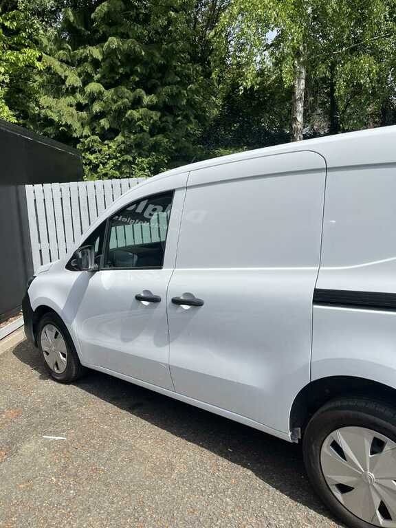 Nissan TOWNSTAR Acenta WF73OHE White #4